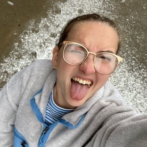 Meet your Posher, Julia